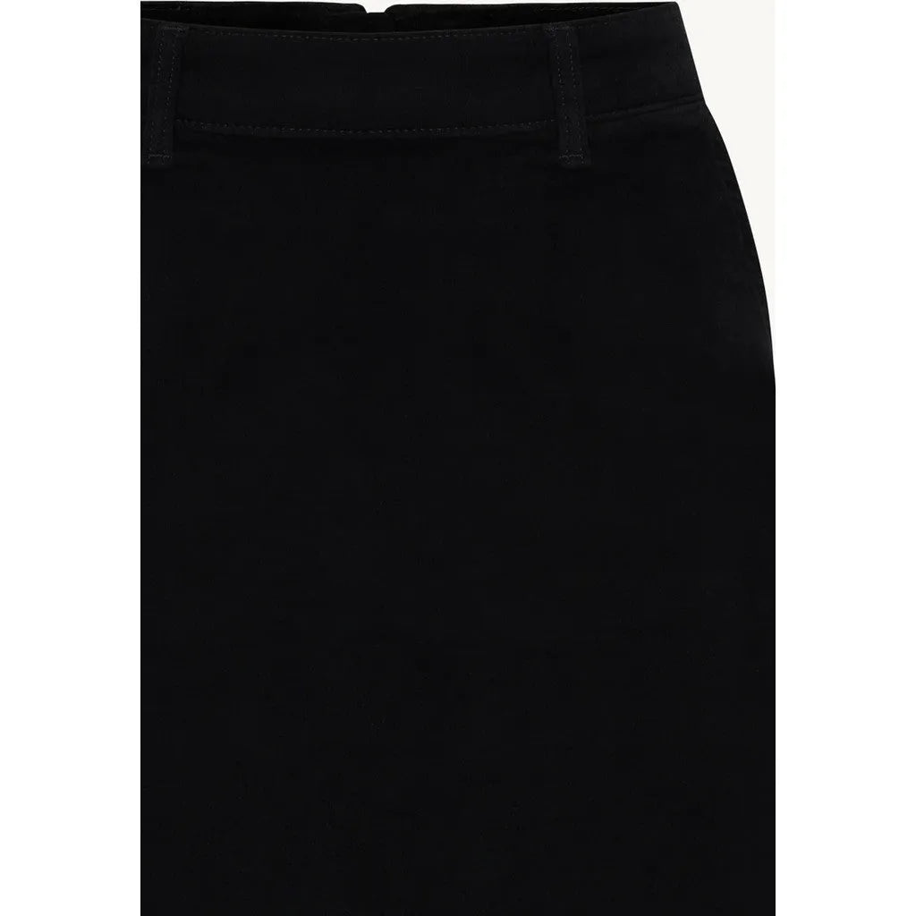 CWNadia - Black